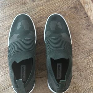 Steve Madden Womens Camo Slip-On Sneaker
